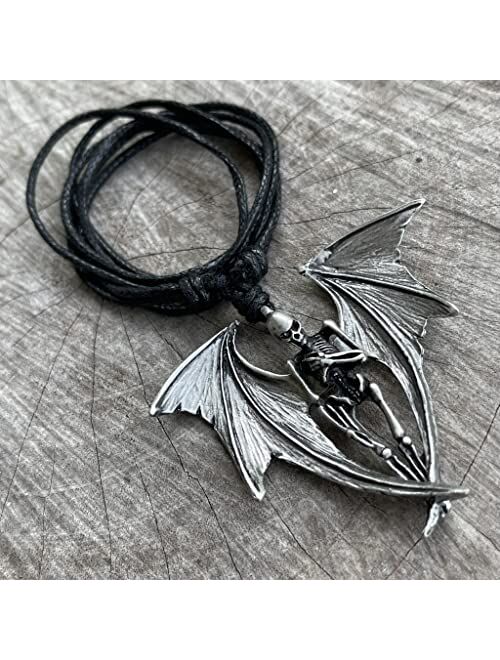 Generic Gothic Halloween Horror Jewelry Winged Vampire Skull Skeleton Corpse Angel of Death Punk Rock Rock Biker Protection Amulet Silver Pewter Men's Pendant Necklace Lu