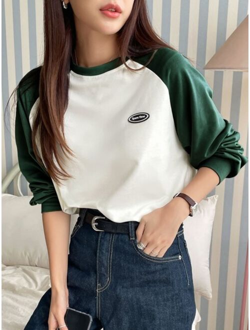 DAZY Letter Patched Colorblock Raglan Sleeve Tee