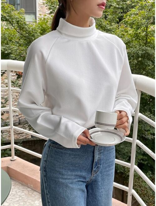 DAZY Turtleneck Raglan Sleeve Tee