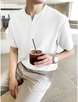 Men Notched Neckline Solid Tee