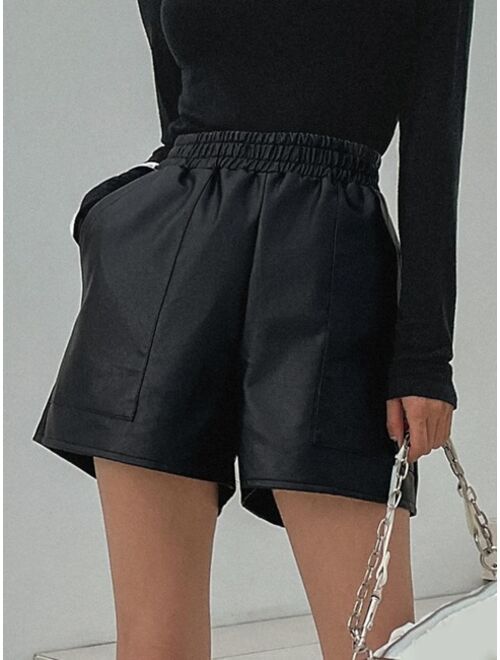 DAZY Elastic Waist Slant Pocket Shorts