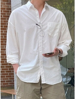 Men Patched Pocket Drop Shoulder Shirt