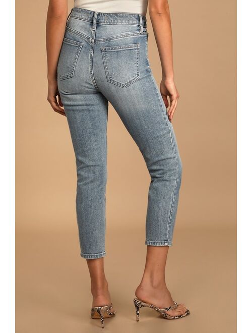 Tobi Light Wash High-Waisted Cropped Mom Jeans