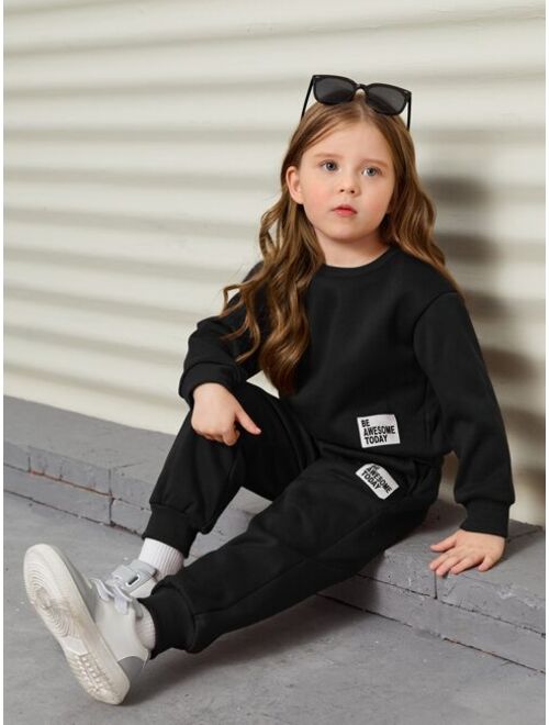 SHEIN Toddler Girls Slogan Patched Detail Drop Shoulder Sweatshirt & Sweatpants