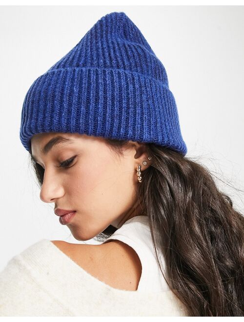 Monki knitted beanie hat in cobalt blue