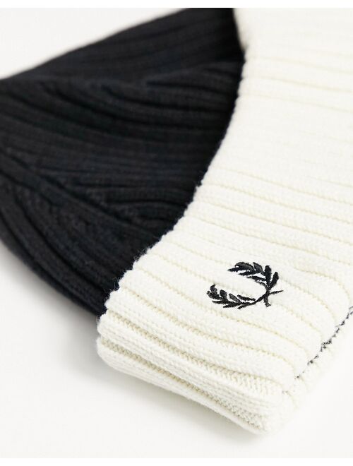 Fred Perry short ribbed beanie in black