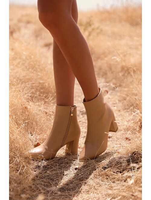 Lulus Sarai Off White Pointed-Toe Ankle Booties