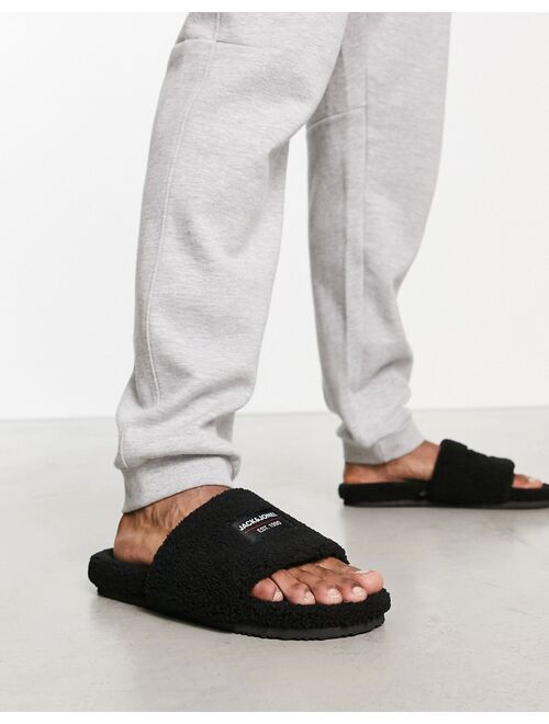 Jack & Jones teddy slider slipper in black