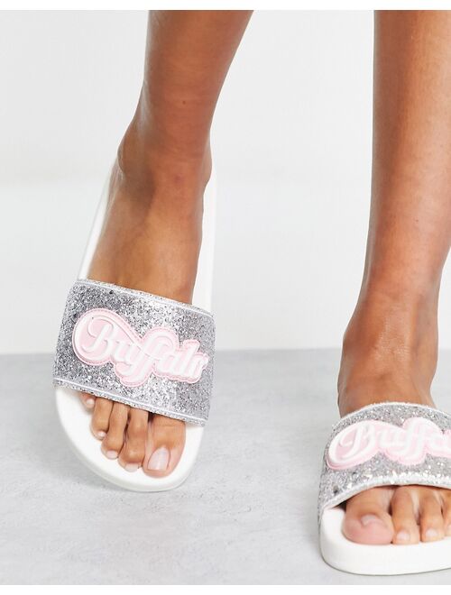 Buffalo Rees logo slides in silver glitter