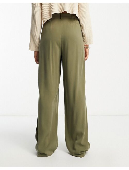 ASOS Tall ASOS DESIGN Tall dad pants in khaki