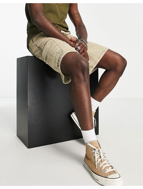 ASOS DESIGN carpenter boxy shorts in khaki acid wash