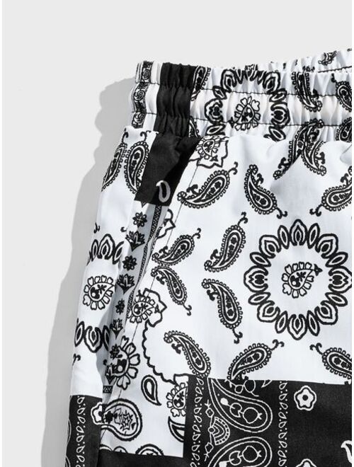 SHEIN Men Paisley Scarf Print Drawstring Waist Shorts