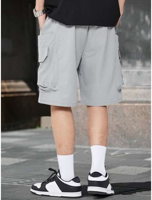 Men Flap Pocket Drawstring Waist Cargo Shorts