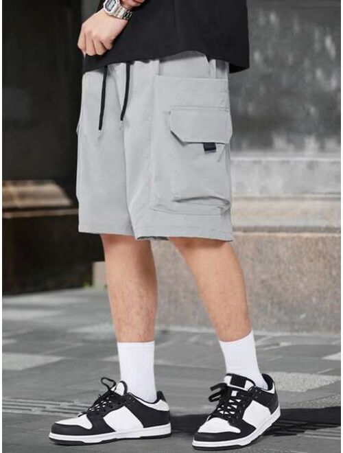 Men Flap Pocket Drawstring Waist Cargo Shorts