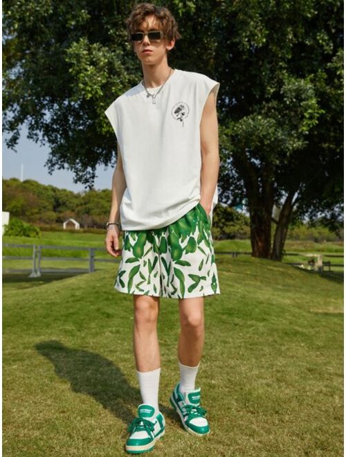 SHEIN Men Leaf Print Drawstring Waist Shorts