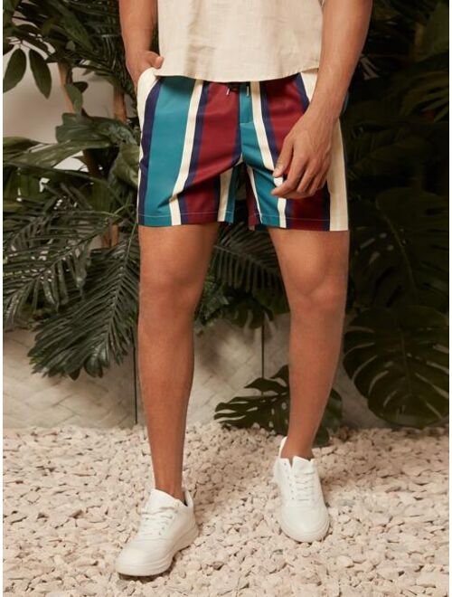 Men Striped Print Drawstring Waist Shorts