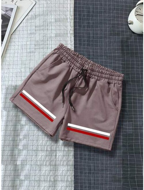 Men Striped Print Drawstring Waist Shorts