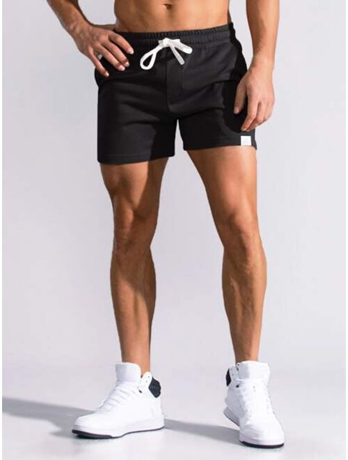 Men Patch Detail Drawstring Waist Shorts