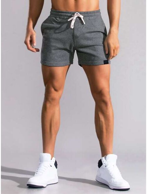 Men Patch Detail Drawstring Waist Shorts