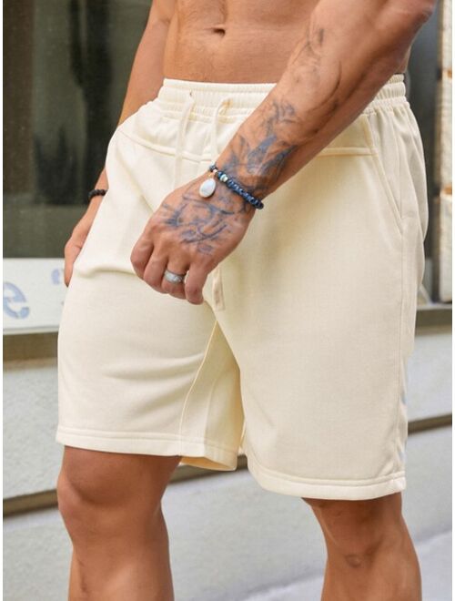 Men Solid Drawstring Waist Shorts