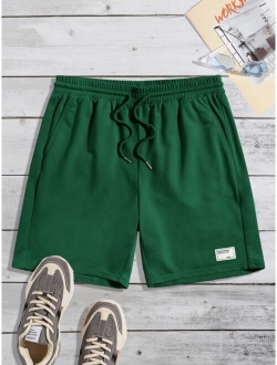 Men Letter Patched Detail Drawstring Waist Shorts