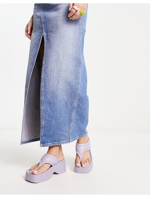 London Rebel flatform toe thong sandals in lilac