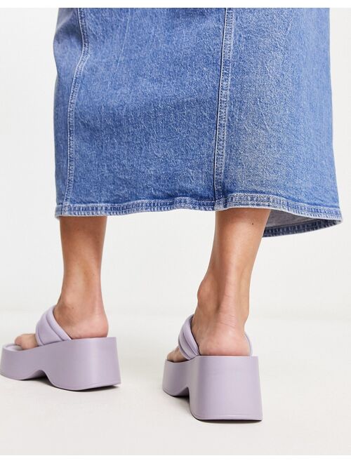 London Rebel flatform toe thong sandals in lilac