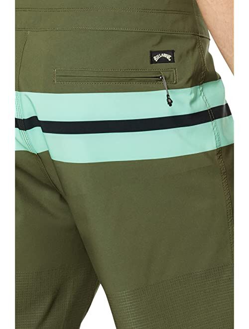 Billabong Momentum Airlite 19" Boardshorts