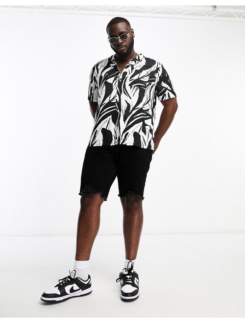 Another Influence Plus short sleeve printed shirt in black