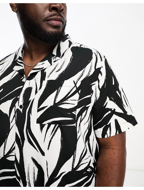 Another Influence Plus short sleeve printed shirt in black