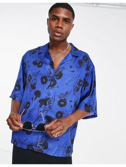 dropped shoulder oversized revere satin shirt in blue floral print