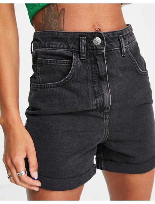 Reclaimed Vintage inspired '77 mom shorts in washed black denim