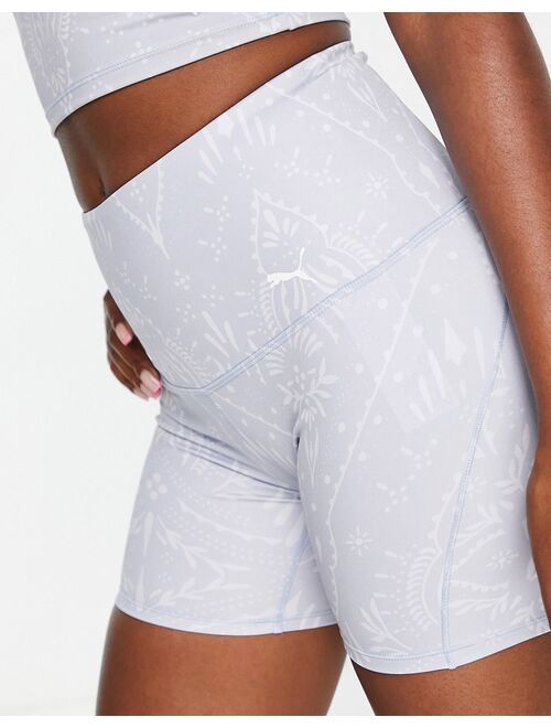 Puma Yoga Studio 5" shorts in blue print