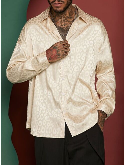 Men Leopard Jacquard Drop Shoulder Shirt