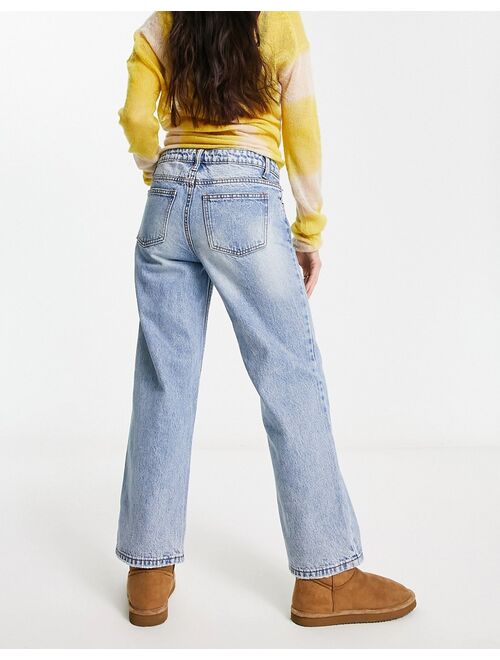 Signature 8 low rise straight leg jeans in mid wash