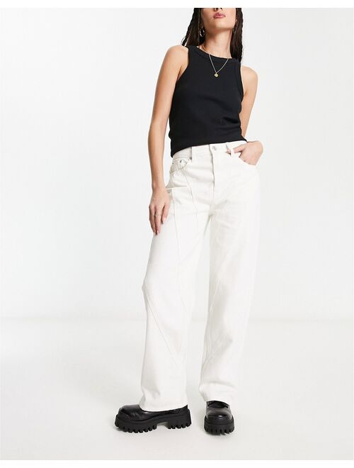 Signature 8 front seam straight leg jean in white