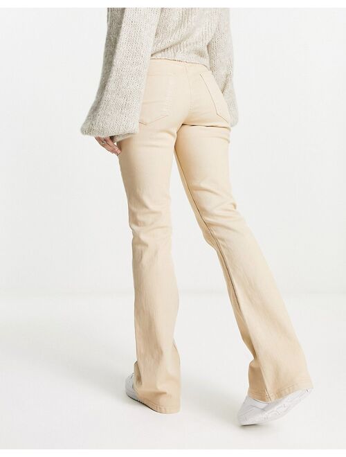 Pieces Peggy flared jeans in beige