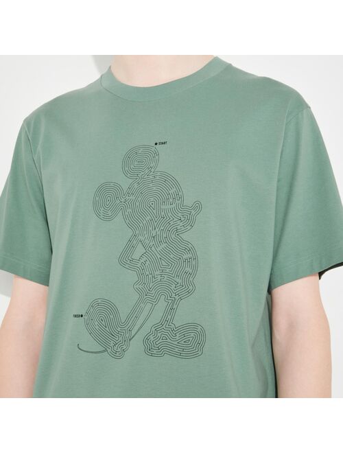 Disney UNIQLO Mickey Stands UT (Short Sleeve Graphic T-Shirt)