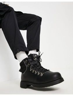 hiker boots in black