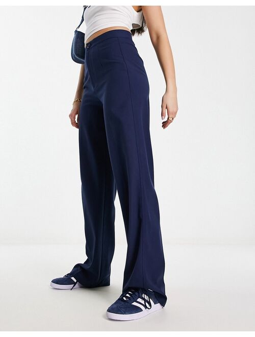 Pull&Bear regular fit darted mid waisted tailored pants in navy