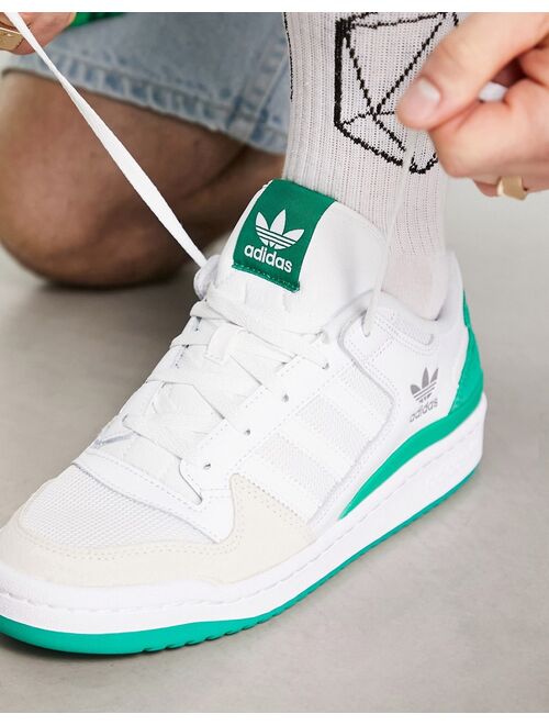 adidas Originals Forum Low sneakers in white and green