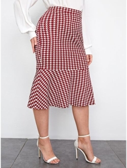 Plus Ruffle Hem Houndstooth Skirt