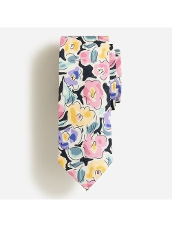 Silk tie in floral print