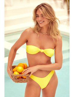 Splashing Sensation Yellow Strapless Knot Bandeau Bikini Top