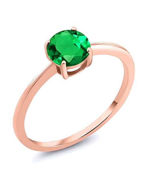 Gem Stone King 10K Rose Gold Green Simulated Emerald Women Solitaire Engagement Ring (0.77 Cttw, Round 6MM, Available In Size 5, 6, 7, 8, 9)