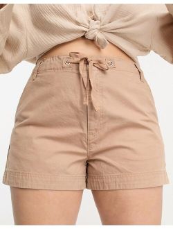 Curve cargo shorts in tan