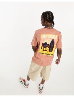 surfer backprint t-shirt in brown