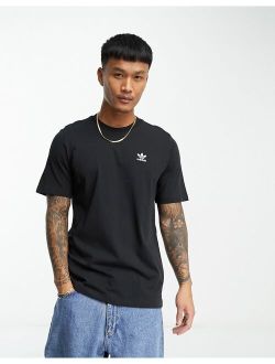 Essential t-shirt in black