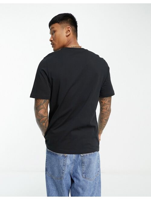 adidas Originals Essential t-shirt in black