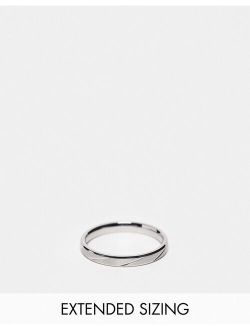waterproof stainless steel skinny band ring with brushed texture in silver tone